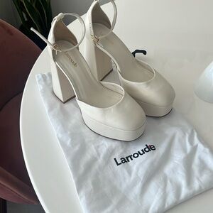 Larroude Ari Pump in Ivory Leather